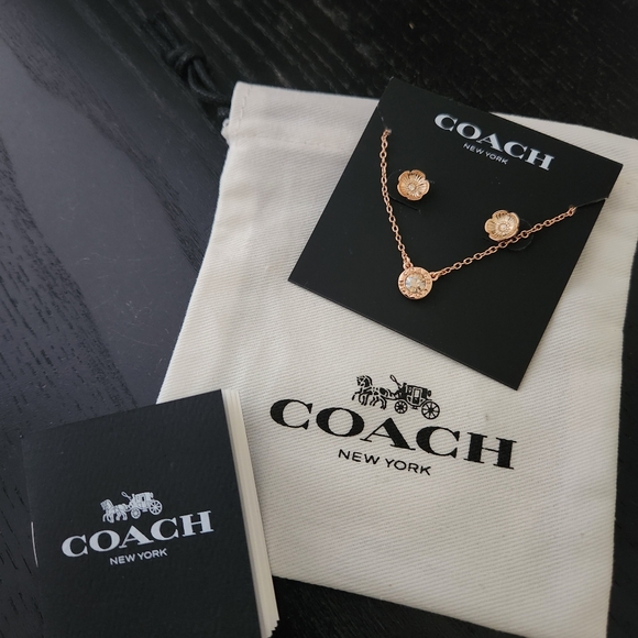 COACH Necklace and Earring Set Flower Stud Set - Rosegold tone - Picture 3 of 5